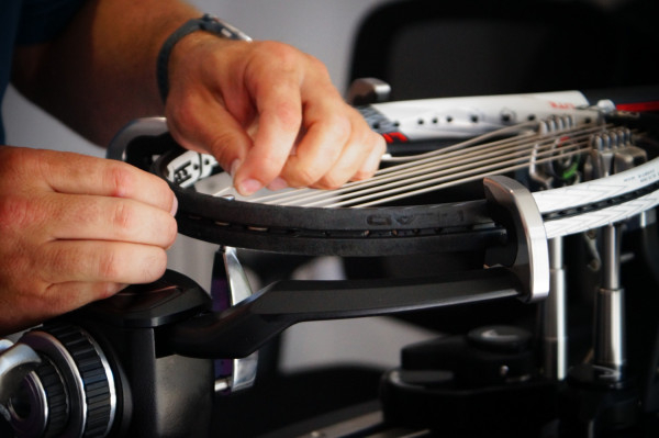 Racket Re-Stringing